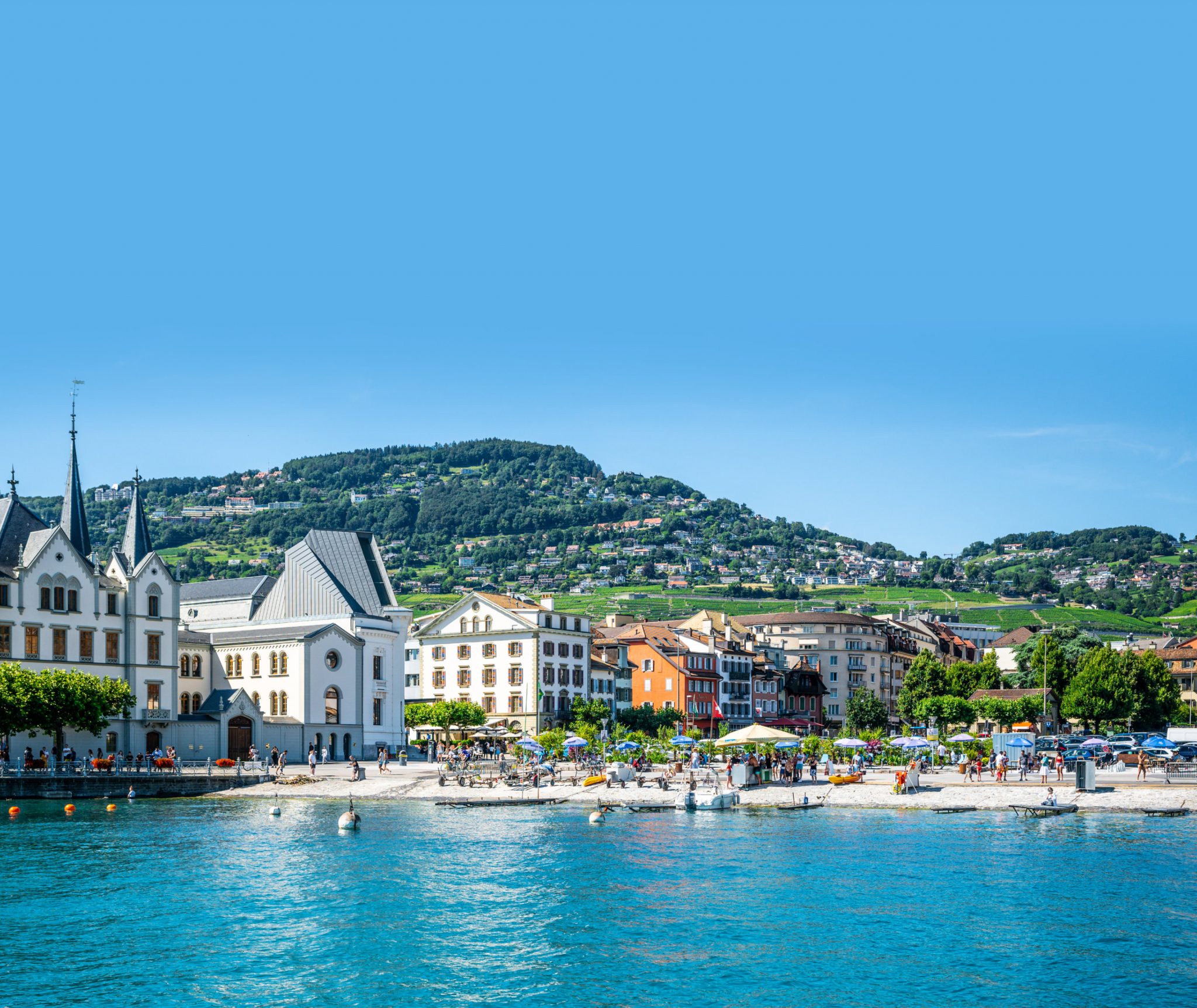 Ville de Vevey au bord de l'eau
